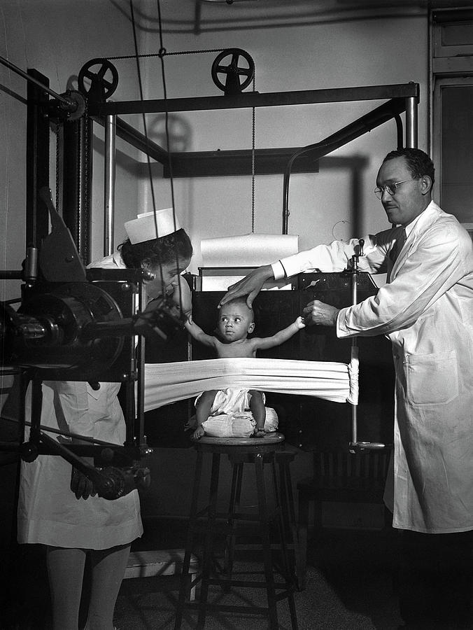X-ray Machine, 1942 Photograph by Granger