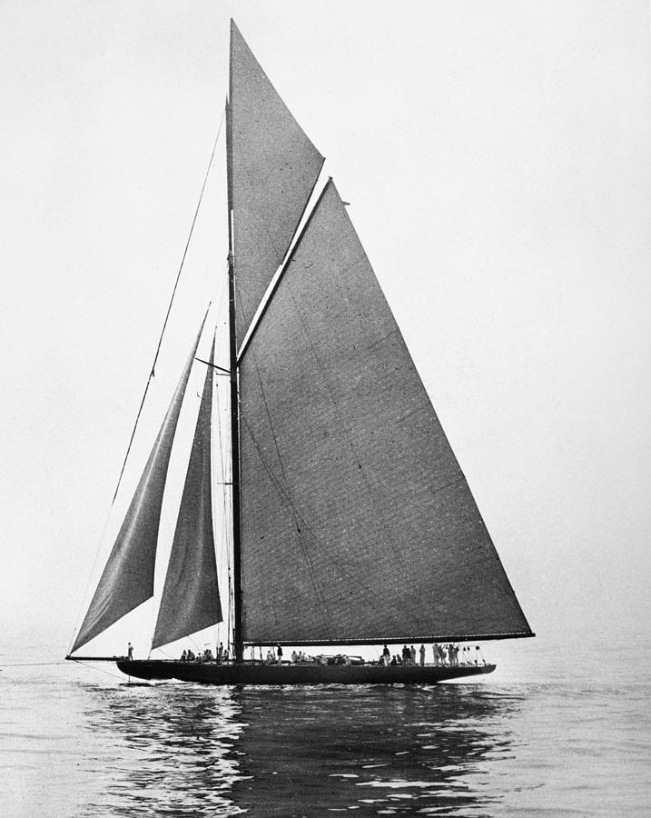Yacht Shamrock II, 1920 Photograph by Granger Yacht Shamrock II, 1920 Photograph by Granger