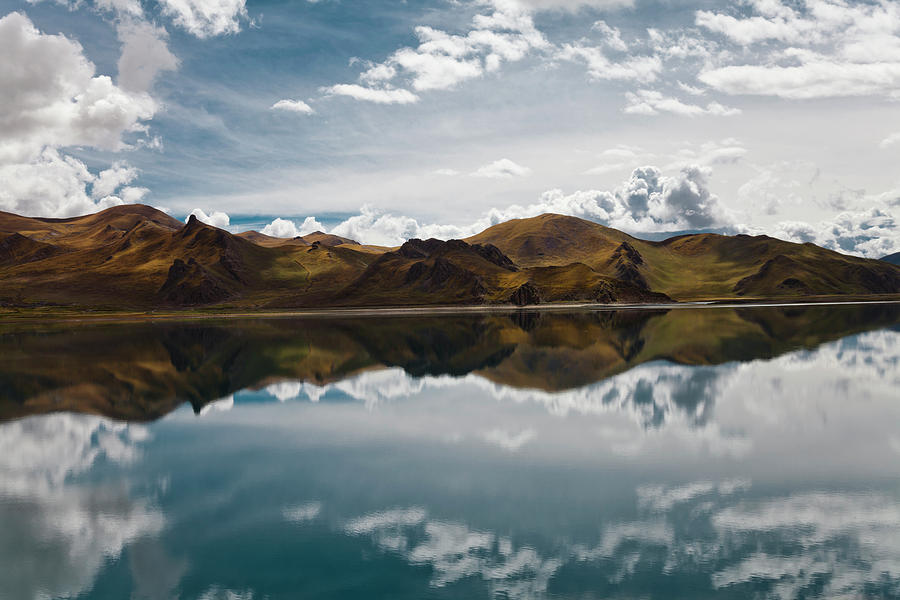 Yamdrok Lake, Tibet ,china Photograph by Loonger