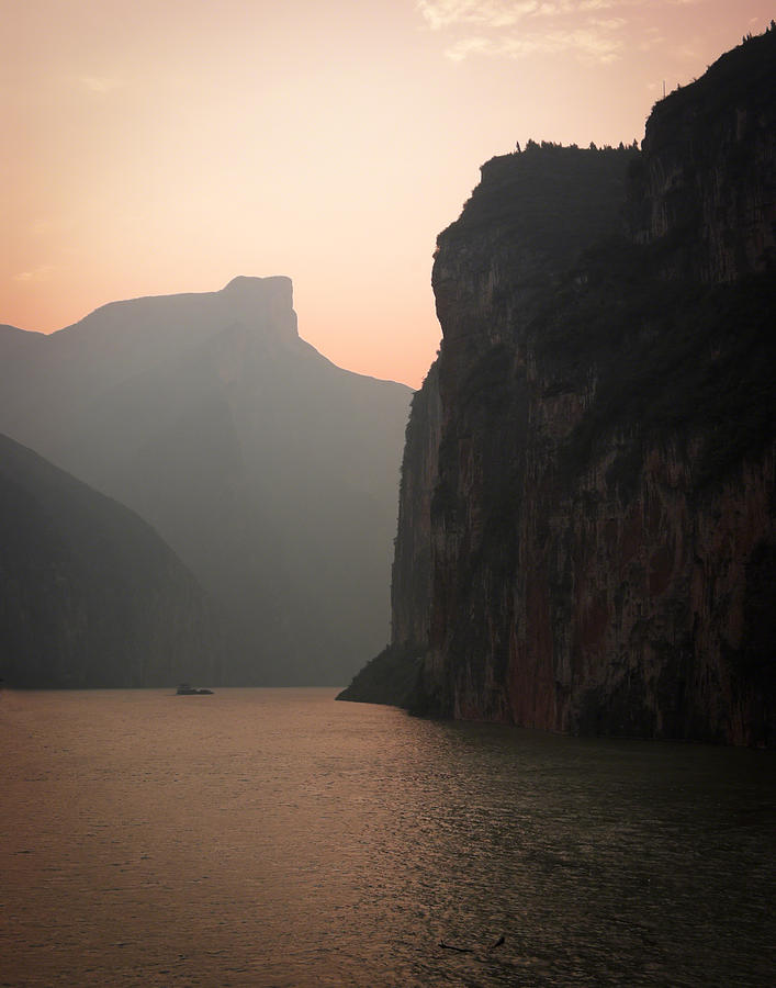Yangzi Gorge Photograph by Ray Devlin