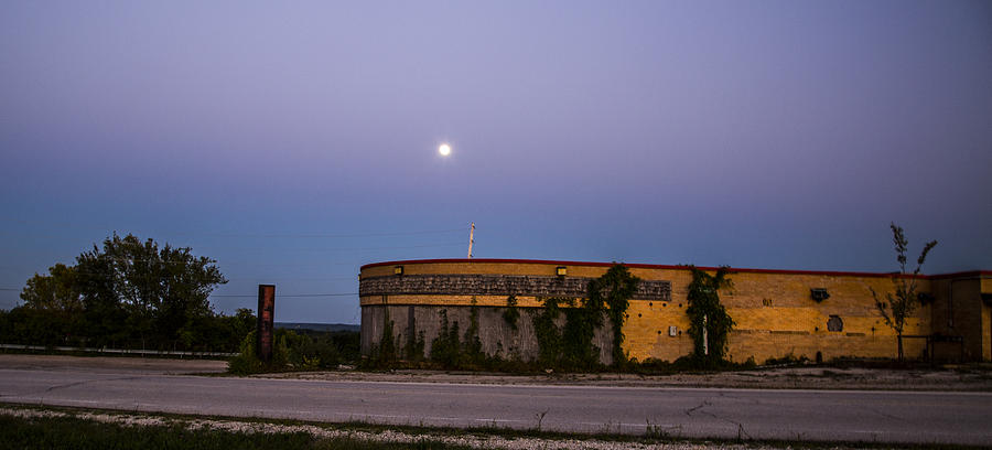 Missouri Photograph - Yellow Building by Angus HOOPER III