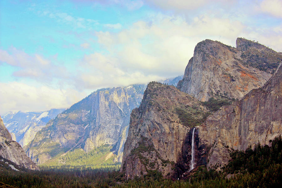 Yosemite National Park Photograph by J.castro