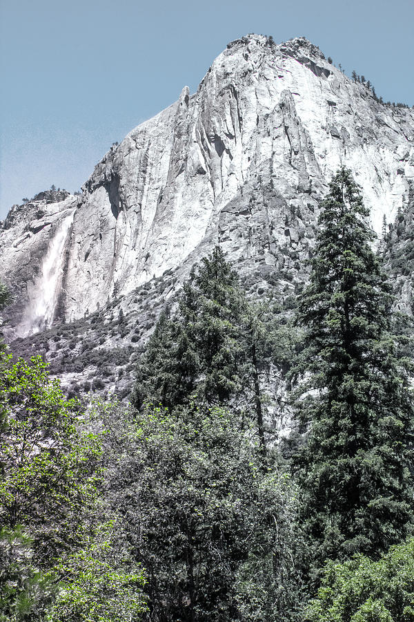 Yosemite Peaks Digital Art by Georgianne Giese