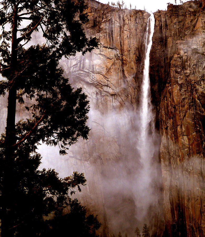 Yosemite Ribbon Falls Photograph by Jeff Lowe