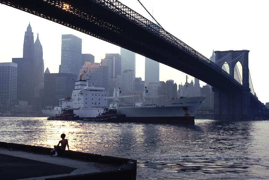 Young Boy Brooklyn Bridge at Sunset Photograph by Tom Wurl