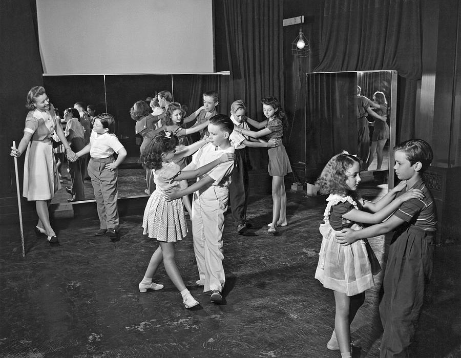 Young child actors in Hollywood learning folk dancing at their s Photograph by Underwood Archives