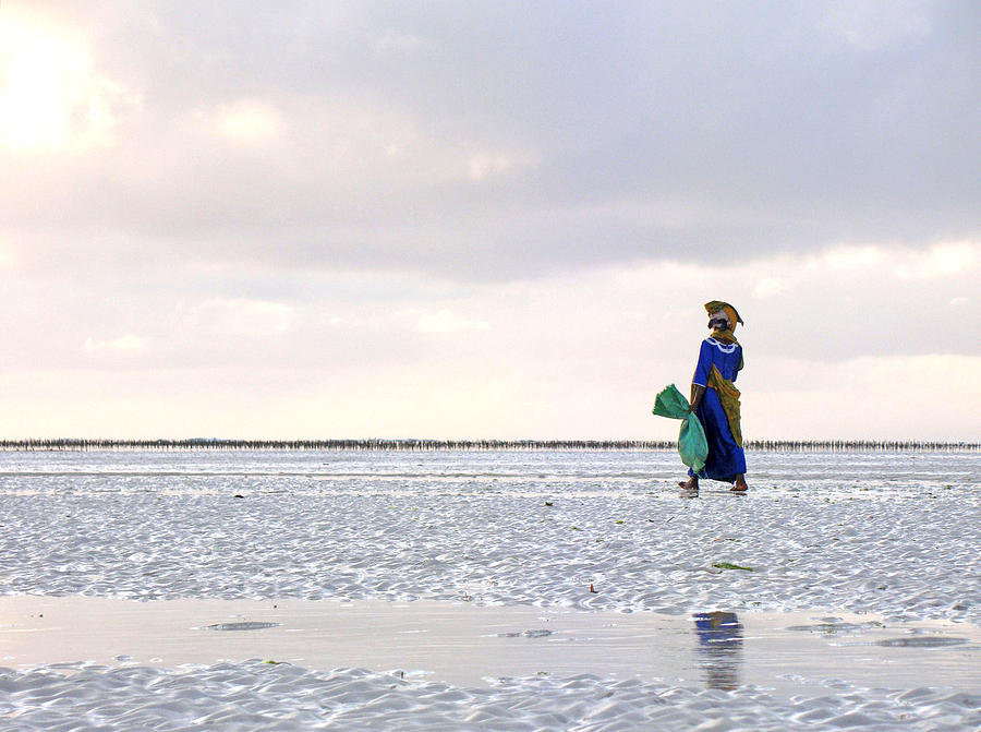 Beach Photograph - Zanzibar woman 29 by Giorgio Darrigo