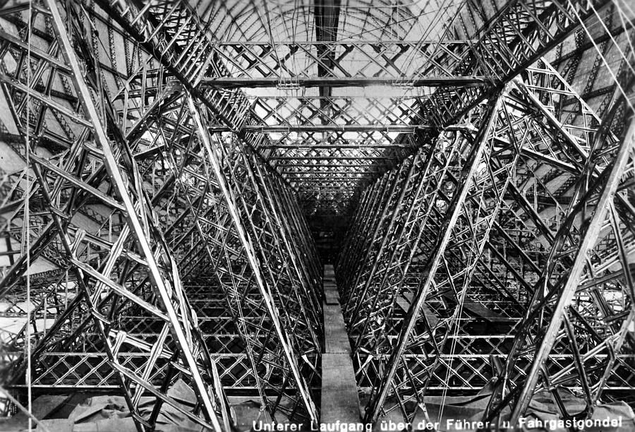 Zeppelin Construction Photograph by Granger - Fine Art America