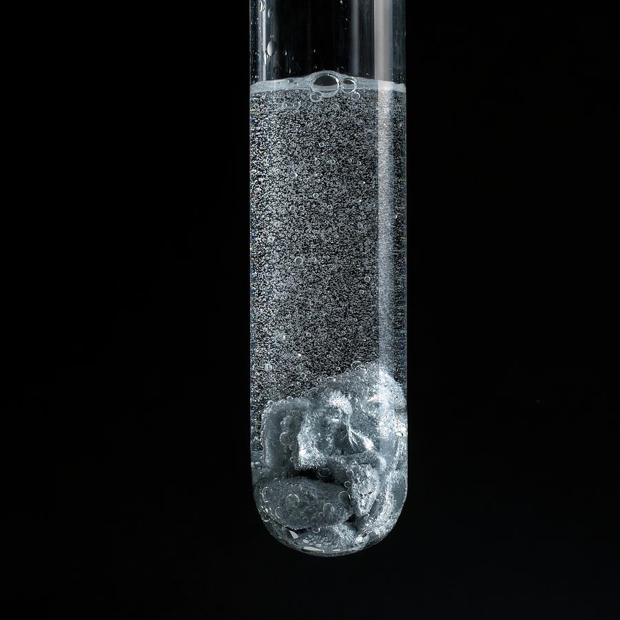 Zinc Reaction With Strong Acid Photograph by Science Photo Library