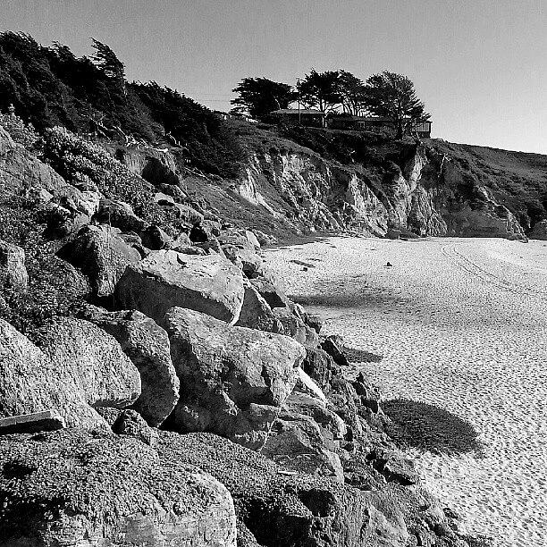 Beach Photograph - :) #bw #blackandwhite #beauty #beach by Saul Jesse Beas