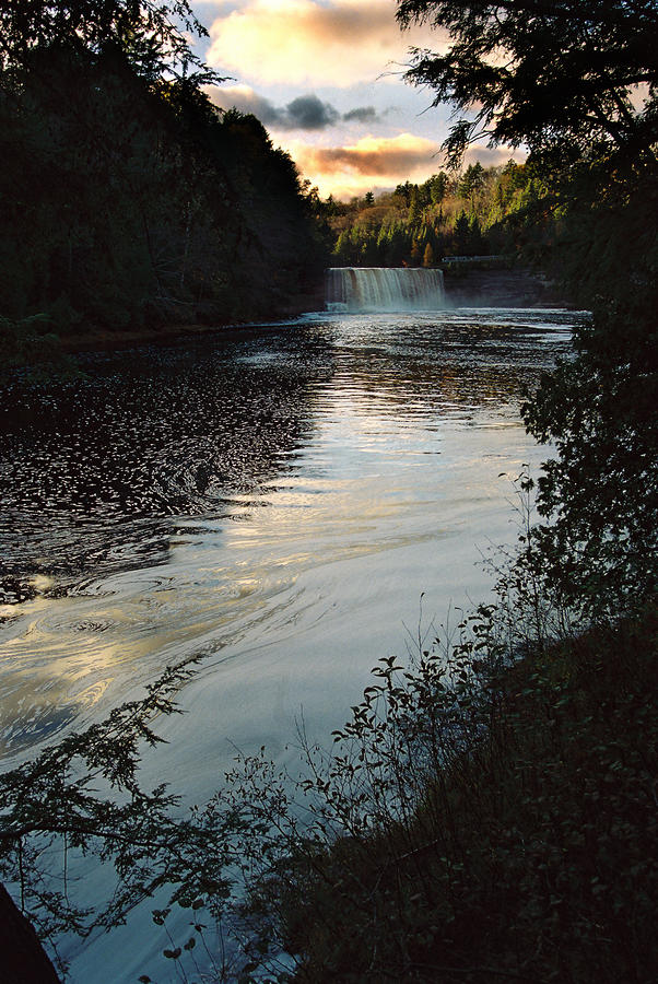  Sunset At Tahquamenon Falls Photograph by Ron Weathers