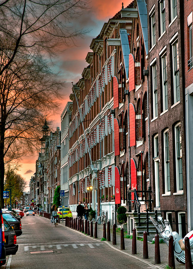 Alineado. Amsterdam #1 Photograph by Juan Carlos Ferro Duque