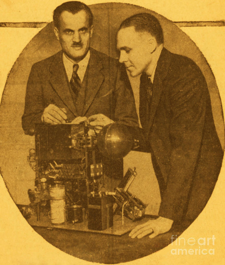 Arthur Compton, Nobel Prize 1927 #1 Photograph by Science Source