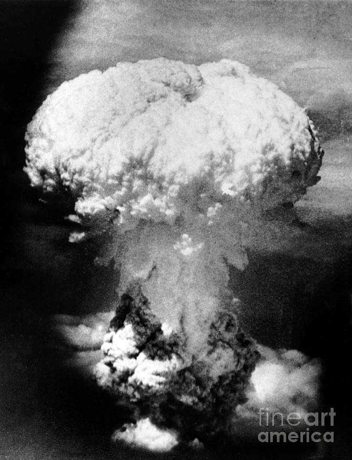 City Photograph - Atomic Bomb, Nagasaki,  August 9th, 1945 #1 by Science Source
