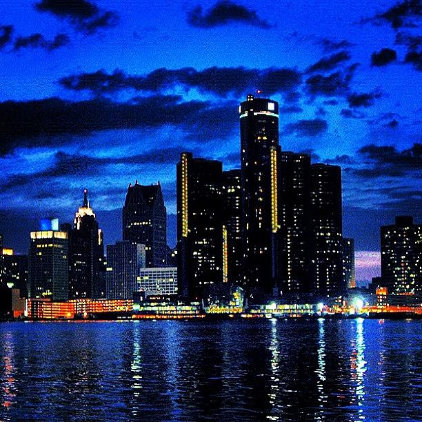 Detroit Photograph - Detroit Skyline #1 by Carlos Shabo