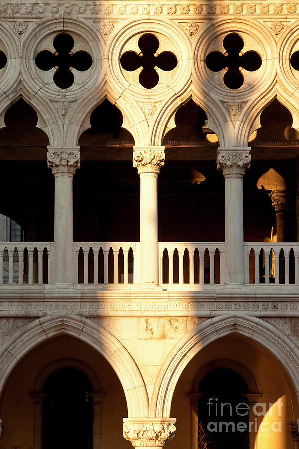 Doges Palace Photograph by Brian Jannsen
