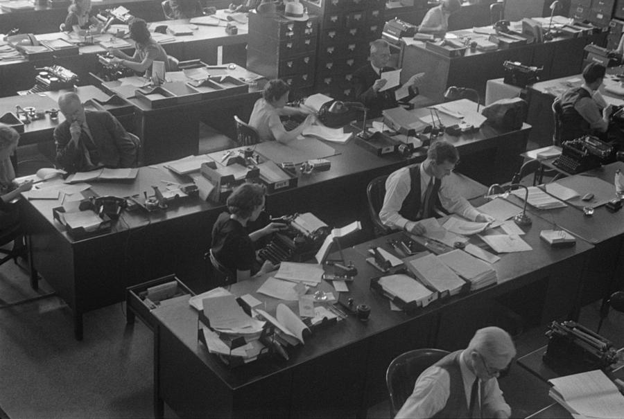 Federal Government Office Workers Photograph by Everett | Fine Art America