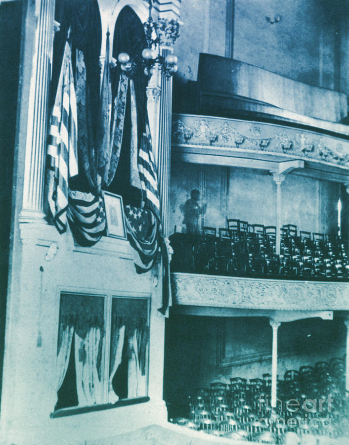 Abraham Lincoln Photograph - Fords Theater, Lincoln Assassination #1 by Photo Researchers
