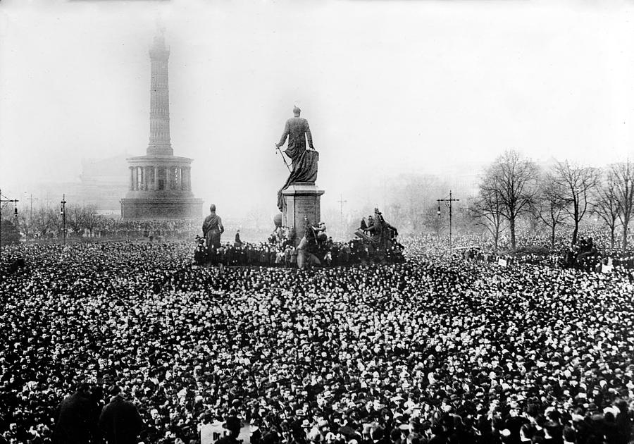 1-germany-protest-in-berlin-circa-1923-e