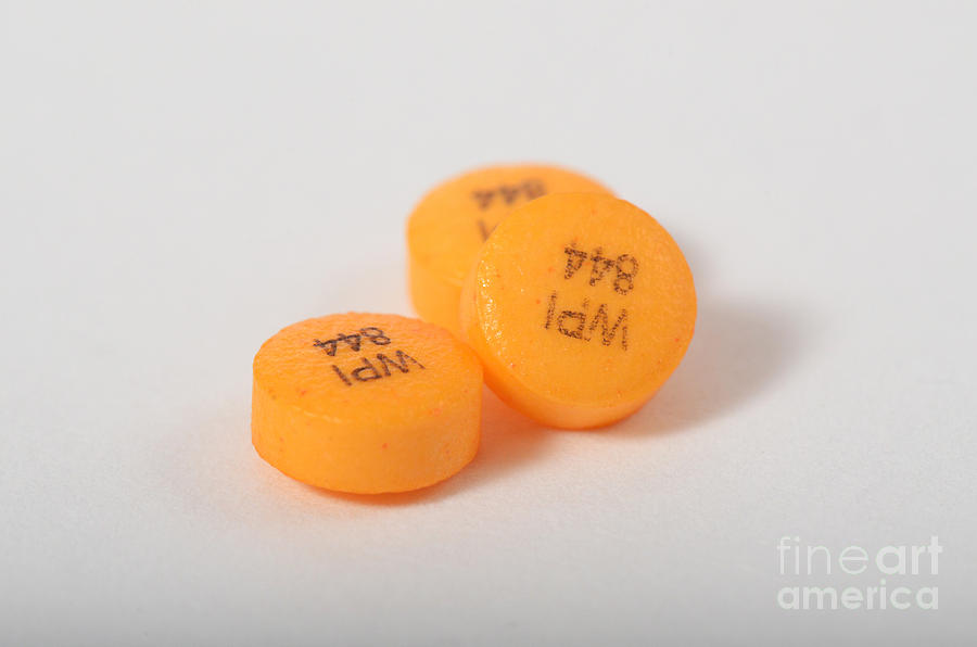 Glipizide, Drug For Type II Diabetes #1 Photograph by Photo Researchers, Inc.