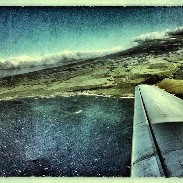 Airplane Photograph - Headed To Oahu #1 by Jody Robinson
