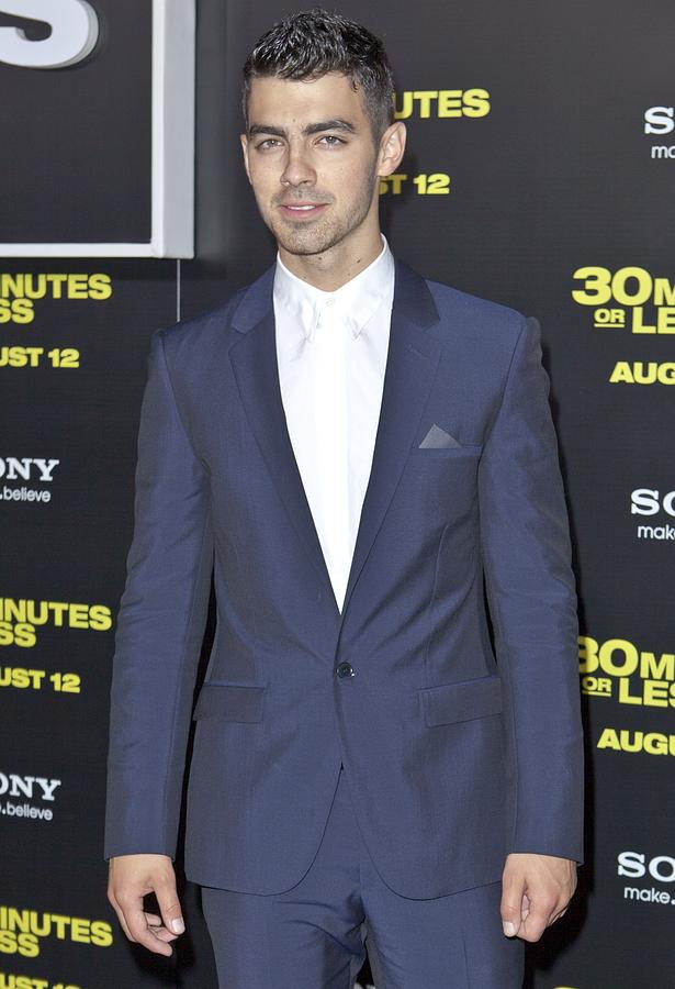 Joe Jonas At Arrivals For 30 Minutes Or Photograph by Everett - Fine ...