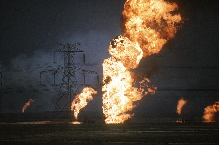 Kuwaiti Oil Wells Set On Fire #1 Photograph by Everett