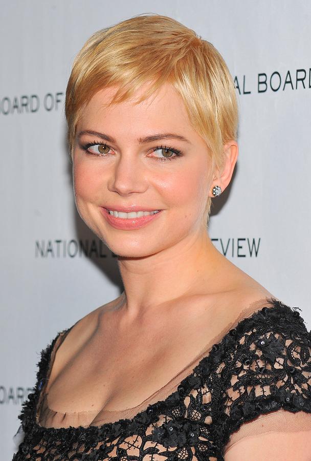 Portrait Photograph - Michelle Williams At Arrivals For The #1 by Everett