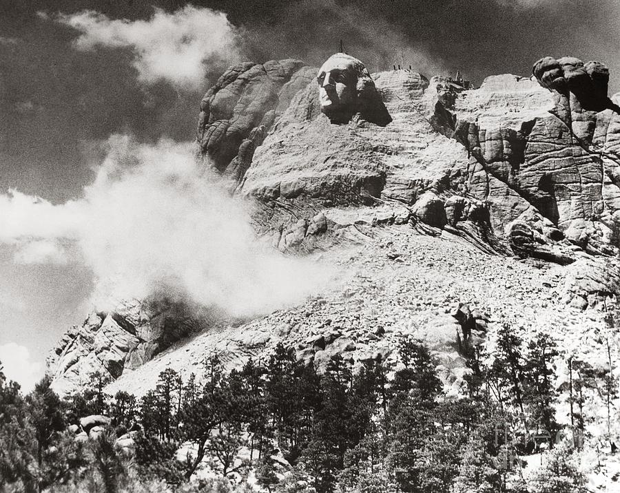 MOUNT RUSHMORE, c1934 #2 Photograph by Granger
