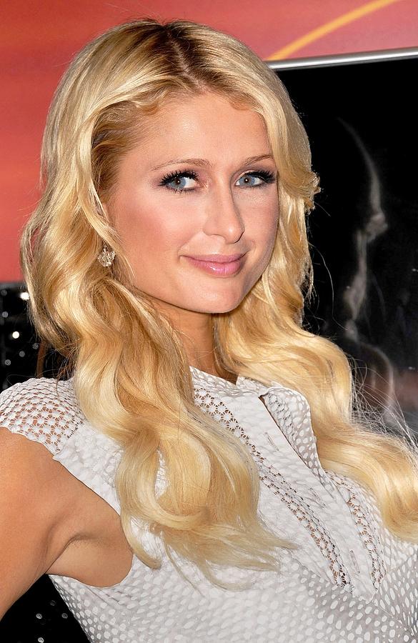 Paris Hilton At In-store Appearance Photograph by Everett