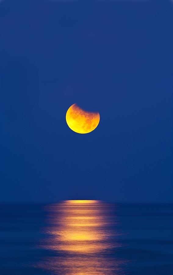 Partially Eclipsed Setting Moon Photograph By David Nunuk Fine Art