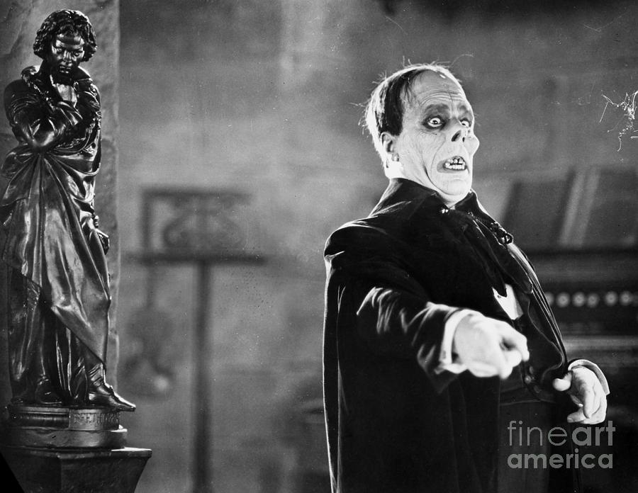 Phantom Of The Opera, 1925 #4 Photograph by Granger