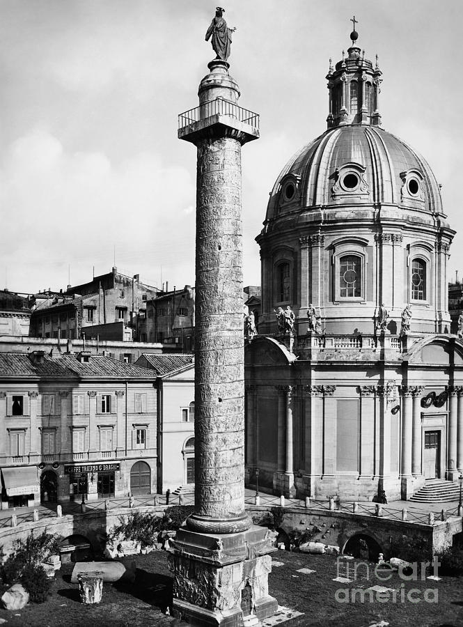 Rome: Trajans Column Photograph by Granger | Fine Art America