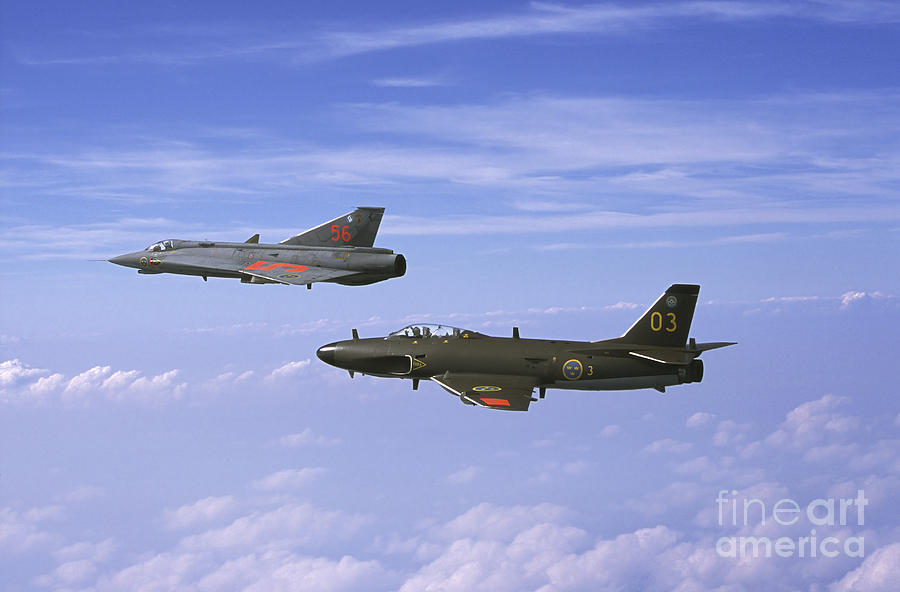 تطور اجيال المقاتلات النفاثه - صفحة 2 1-saab-j-32-lansen-and-saab-35-draken-daniel-karlsson