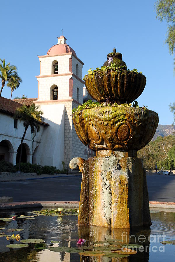 Santa Barbara Mission Fountain #1 Photograph by Henrik Lehnerer