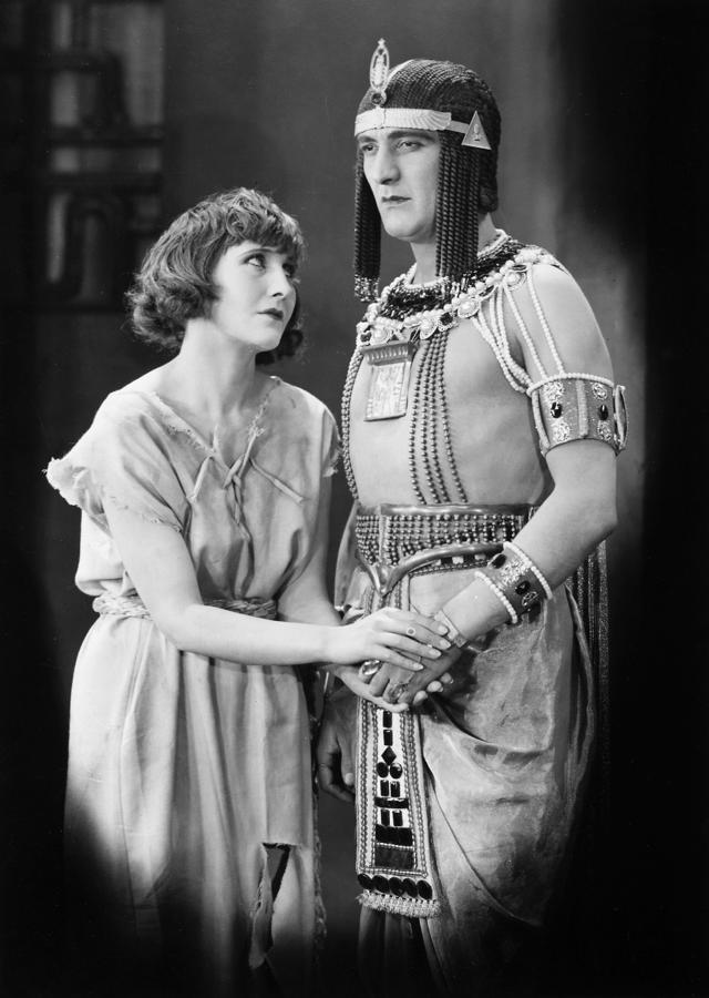 Silent Film Still: Costumes Photograph By Granger - Fine Art America