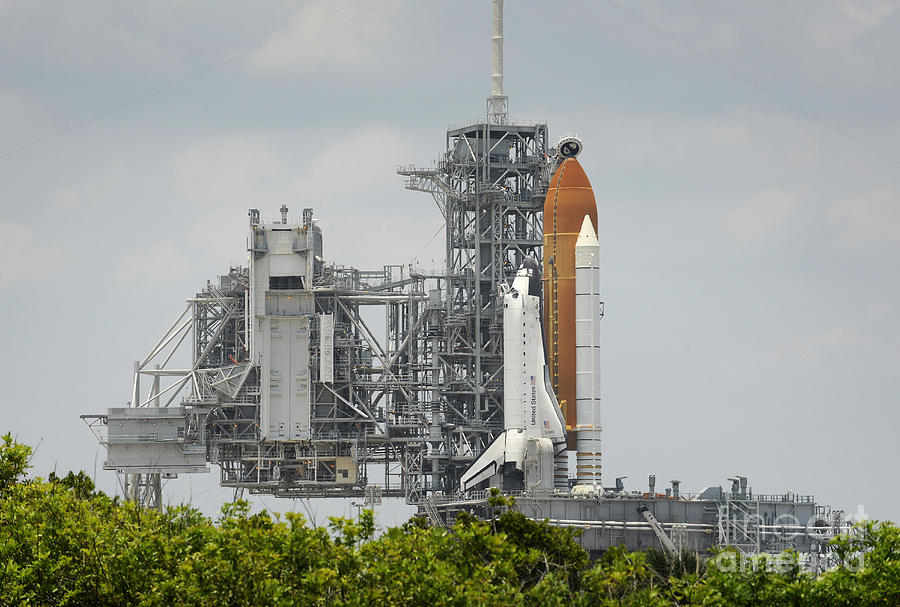 space shuttle endeavour first launch