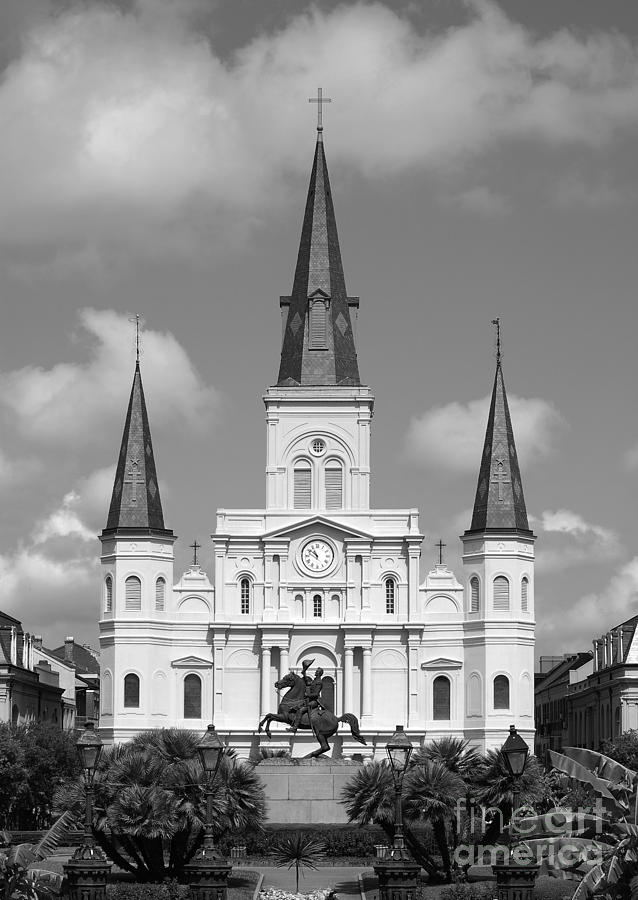 Early Morning Fog On Jackson Square Obscures St. Louis Cathedral In New  Orleans, Louisiana Stock Photo, Picture and Royalty Free Image. Image  14828391.