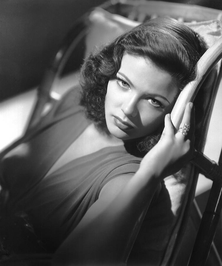 Sundown, Gene Tierney, 1941 Photograph by Everett - Fine Art America