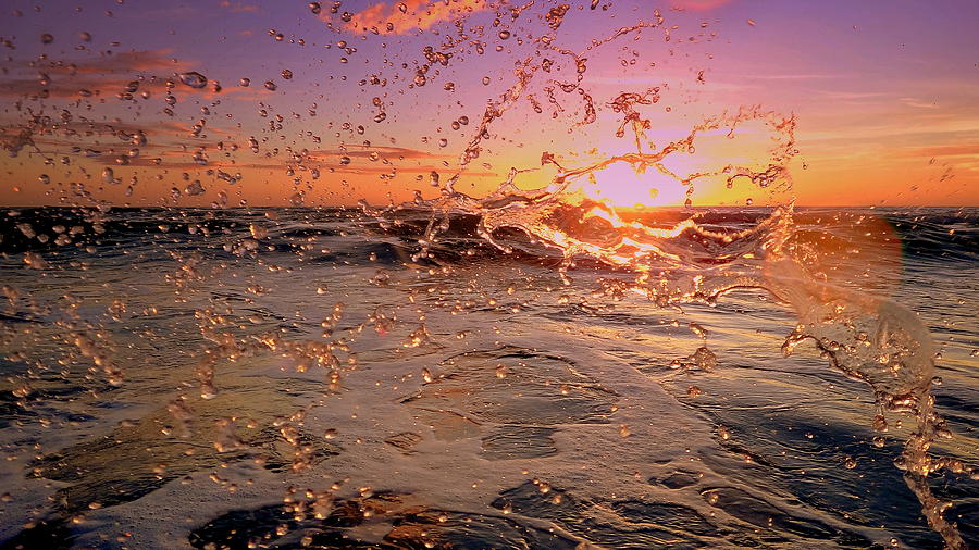 Abstract Photograph - Sunset Splash #1 by Jeremy Smith