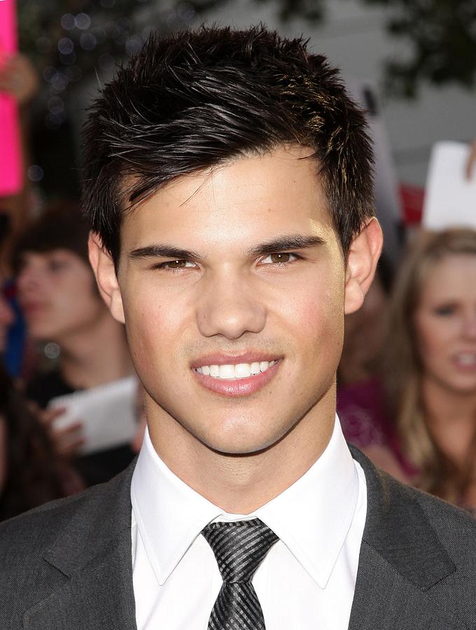 Taylor Lautner At Arrivals For The Photograph by Everett - Fine Art America