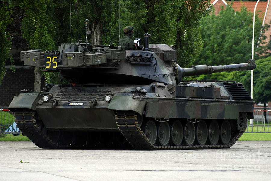 The Leopard 1a5 Mbt Of The Belgian Army Photograph by Luc De Jaeger ...