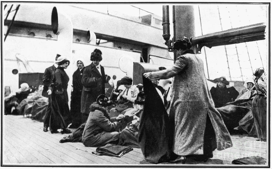 Titanic: Survivors, 1912 #1 Photograph by Granger