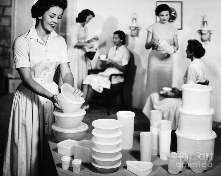 Tupperware Party, 1950s Photograph by Granger