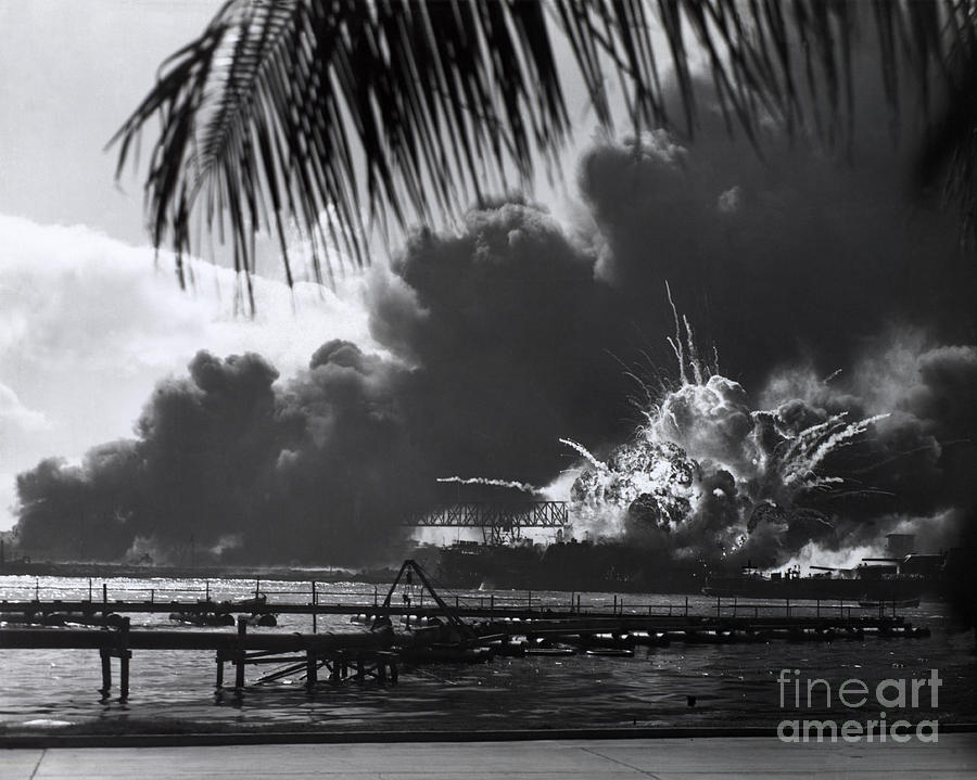 Uss Shaw, Pearl Harbor, December 7, 1941 #1 Photograph by Photo Researchers