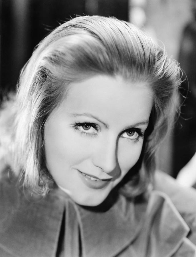 Greta Garbo (1905-1990) Photograph by Granger - Fine Art America