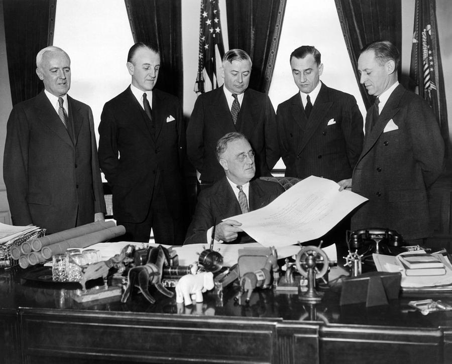 President Franklin Roosevelt Photograph By Everett - Fine Art America