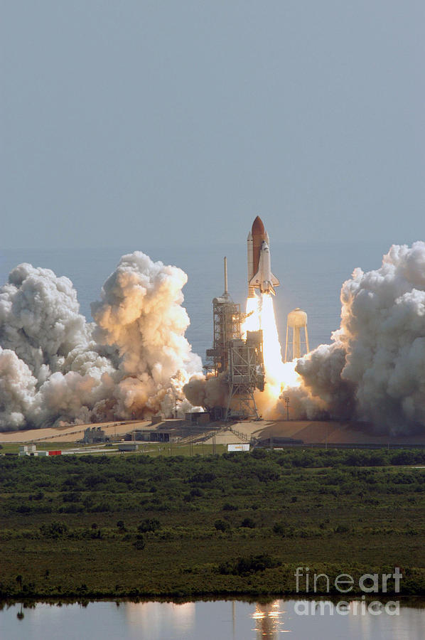 Space Shuttle Discovery #17 Photograph by Nasa