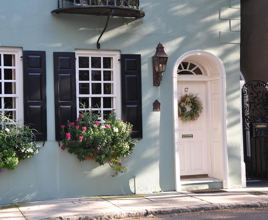 17 Tradd Street Window Box Photograph by Lori Kesten