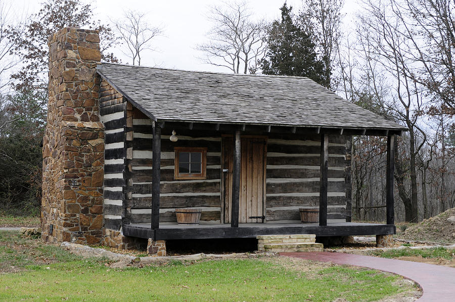 1818 Log Cabin Built in Illinois Photograph by Wanda Brandon